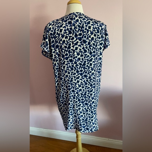 Kenar Silk Dress - Picture 6 of 9